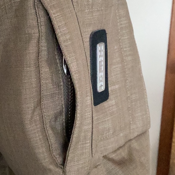 LIKE NEW OBERMEYER SKI/SNOWBOARD/COLD WEATHER JACKET! - Picture 5 of 15